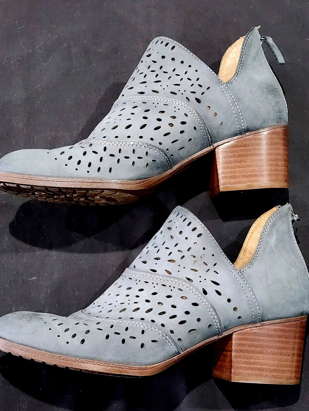SOFFT | Wyoming Leather Bootie | Smoke Gray| US Womens 9 - Picture 2 of 8
